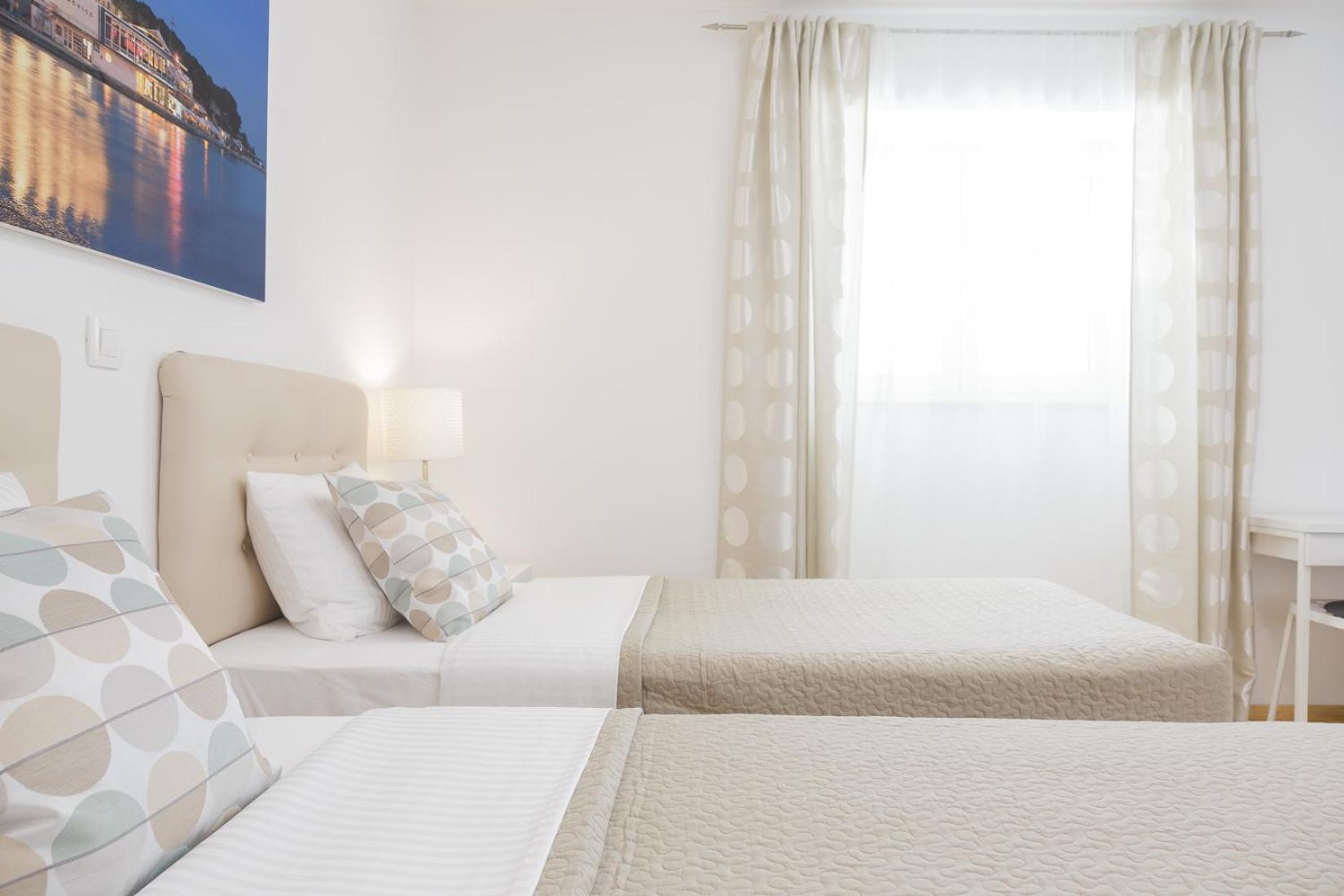 Holiday Home Aspalathos - With Free Parking, Near The Beach, A Few Minutes' Walking Distance To The Unesco Palace Сплит Экстерьер фото