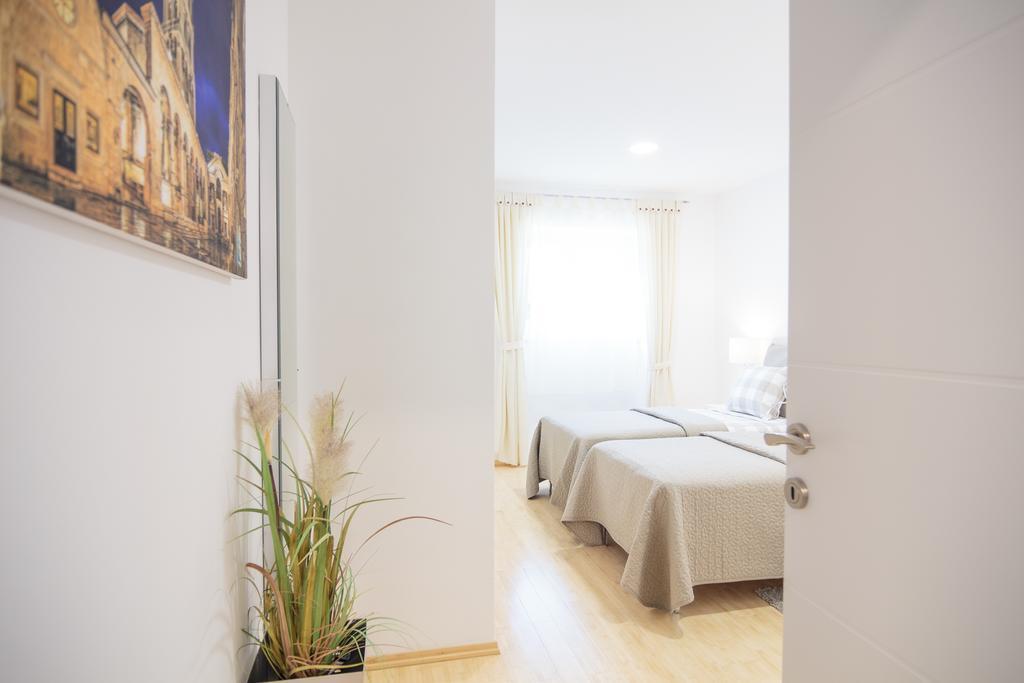 Holiday Home Aspalathos - With Free Parking, Near The Beach, A Few Minutes' Walking Distance To The Unesco Palace Сплит Экстерьер фото