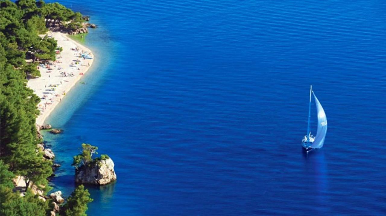 Holiday Home Aspalathos - With Free Parking, Near The Beach, A Few Minutes' Walking Distance To The Unesco Palace Сплит Экстерьер фото
