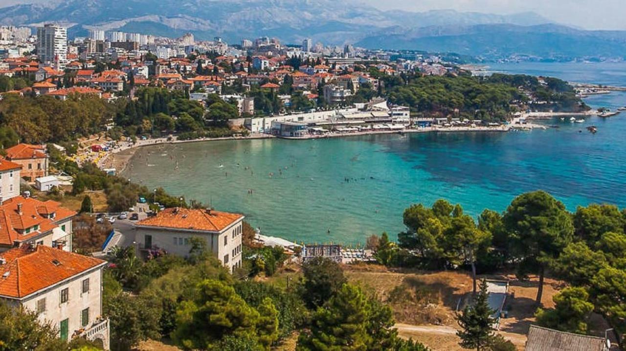 Holiday Home Aspalathos - With Free Parking, Near The Beach, A Few Minutes' Walking Distance To The Unesco Palace Сплит Экстерьер фото